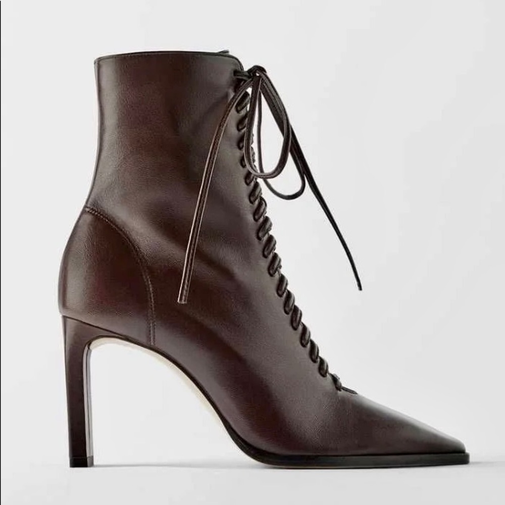 ZARA LEATHER LACE-UP SQUARE TOE ANKLE BOOTS